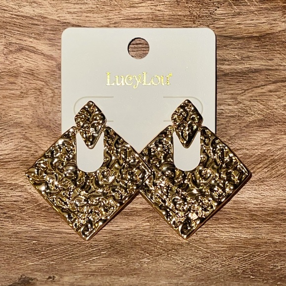 NEW Hammered Door Knocker Earrings • Diamond Shaped Gold Tone Retro Dangle Drop - Picture 4 of 6